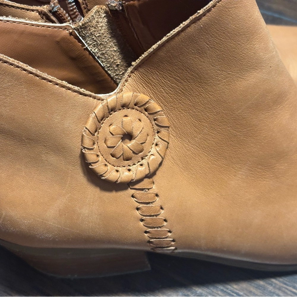 Jack Rogers Peyton Carmel Leather Ankle Booties Women’s Size 9 - Picture 2 of 7